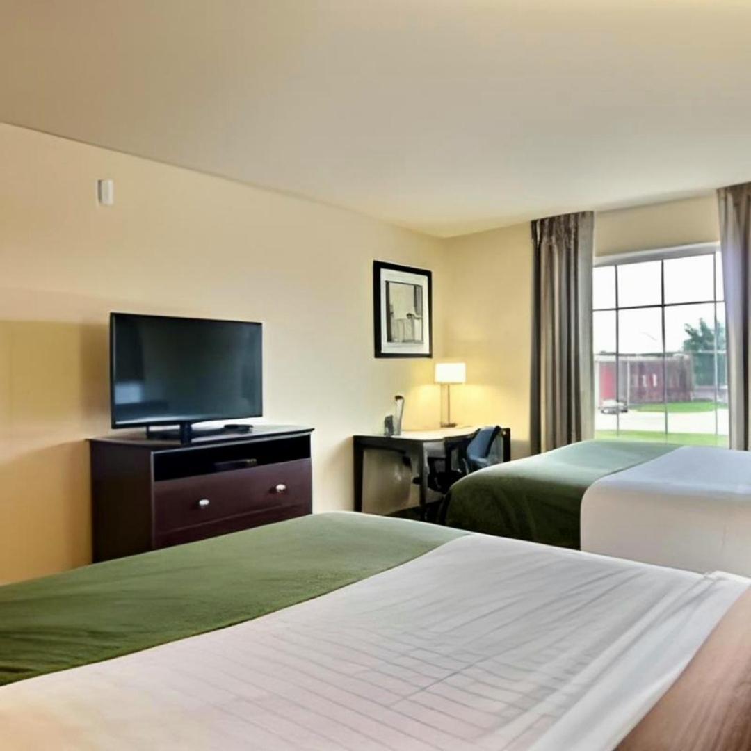 Amerivu Inn And Suites - Crookston Экстерьер фото